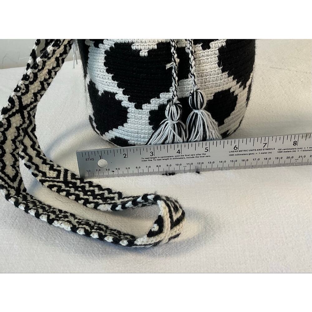 Handmade Wayuu Mochila Crossbody Bucket Bag Black White Crochet Woven Tassel - Picture 9 of 11